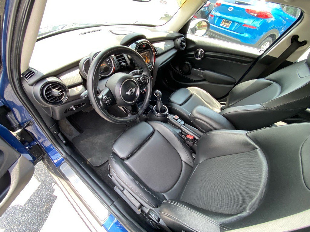 2016 MINI Cooper Image 33