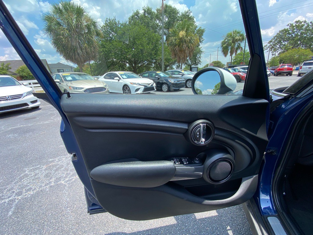 2016 MINI Cooper Image 36