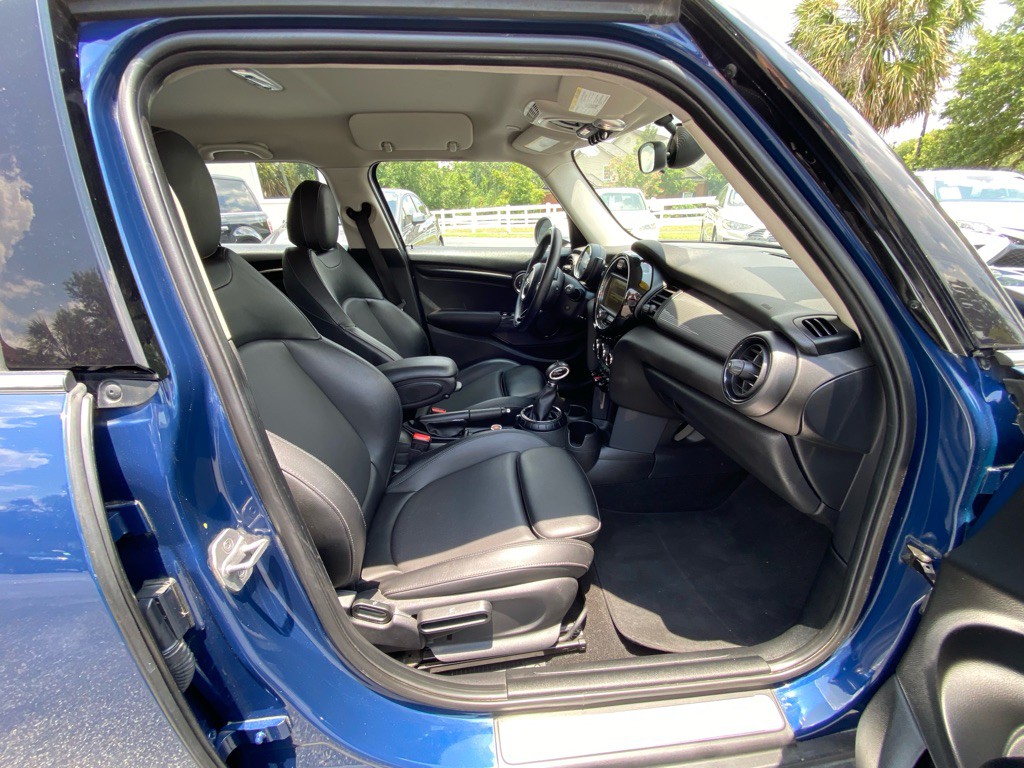 2016 MINI Cooper Image 37