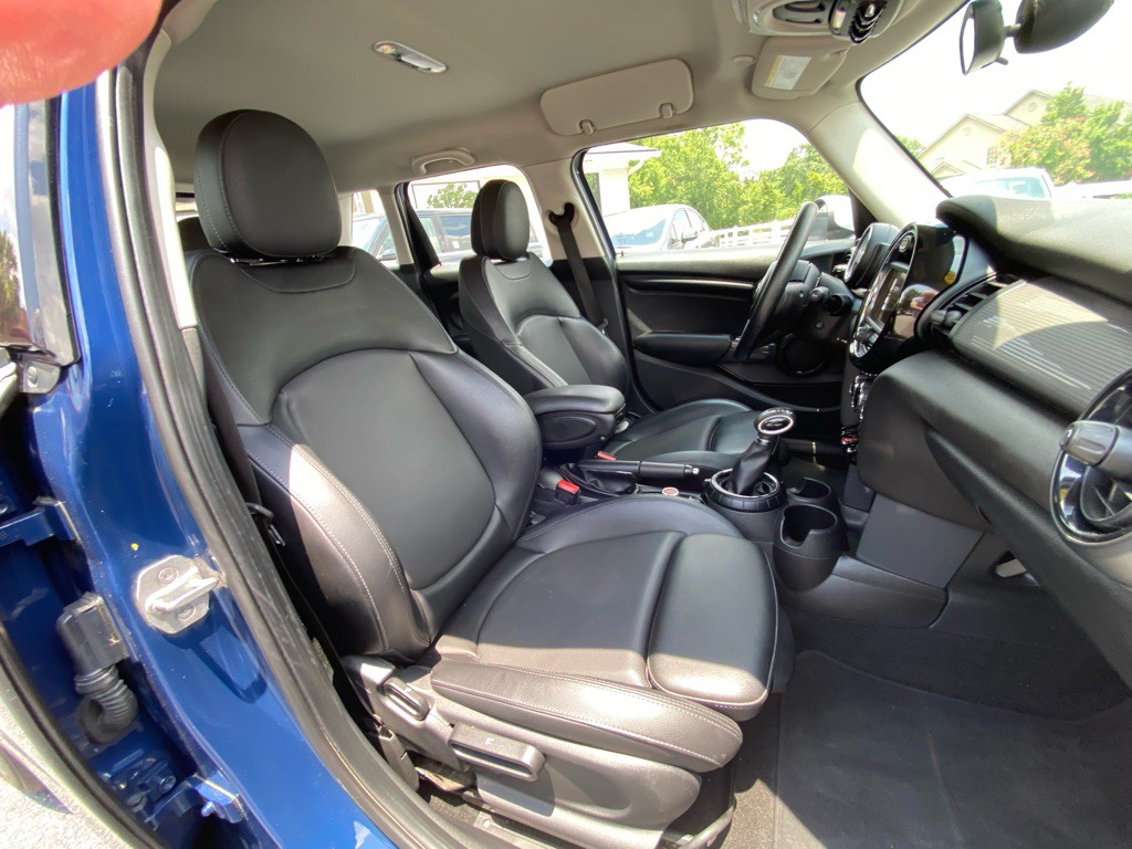 2016 MINI Cooper Image 38