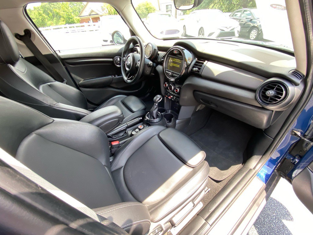 2016 MINI Cooper Image 39