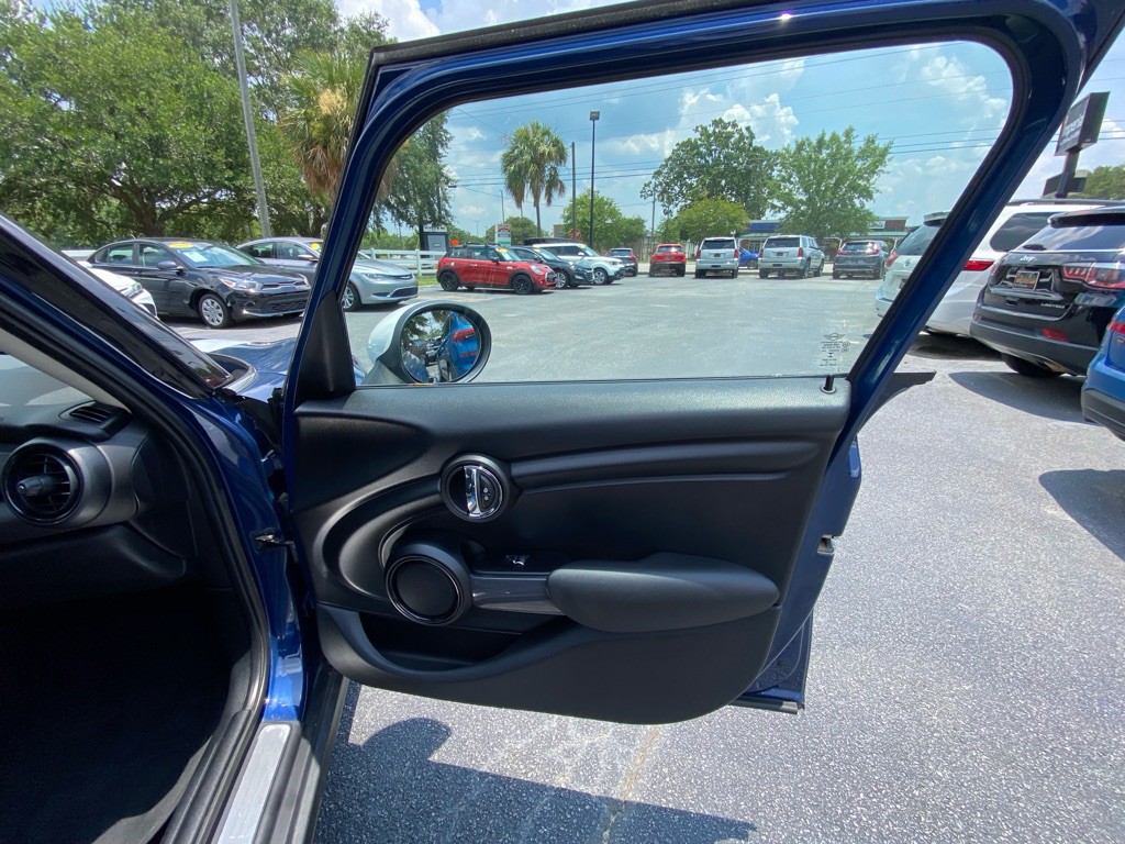 2016 MINI Cooper Image 41