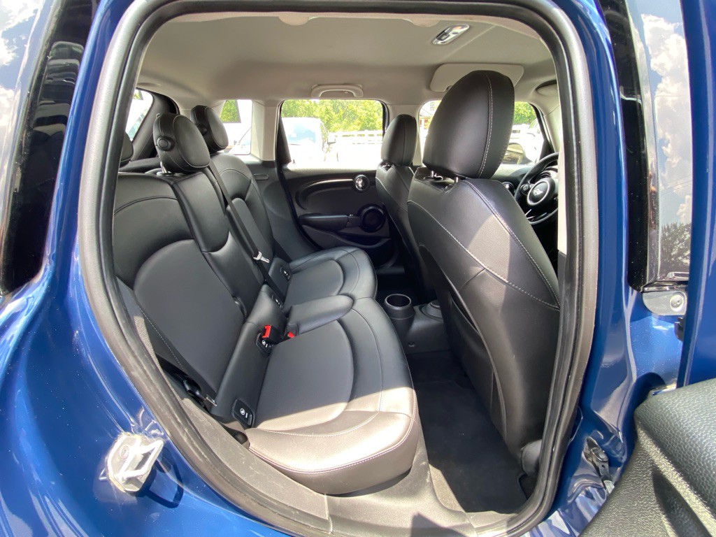 2016 MINI Cooper Image 42