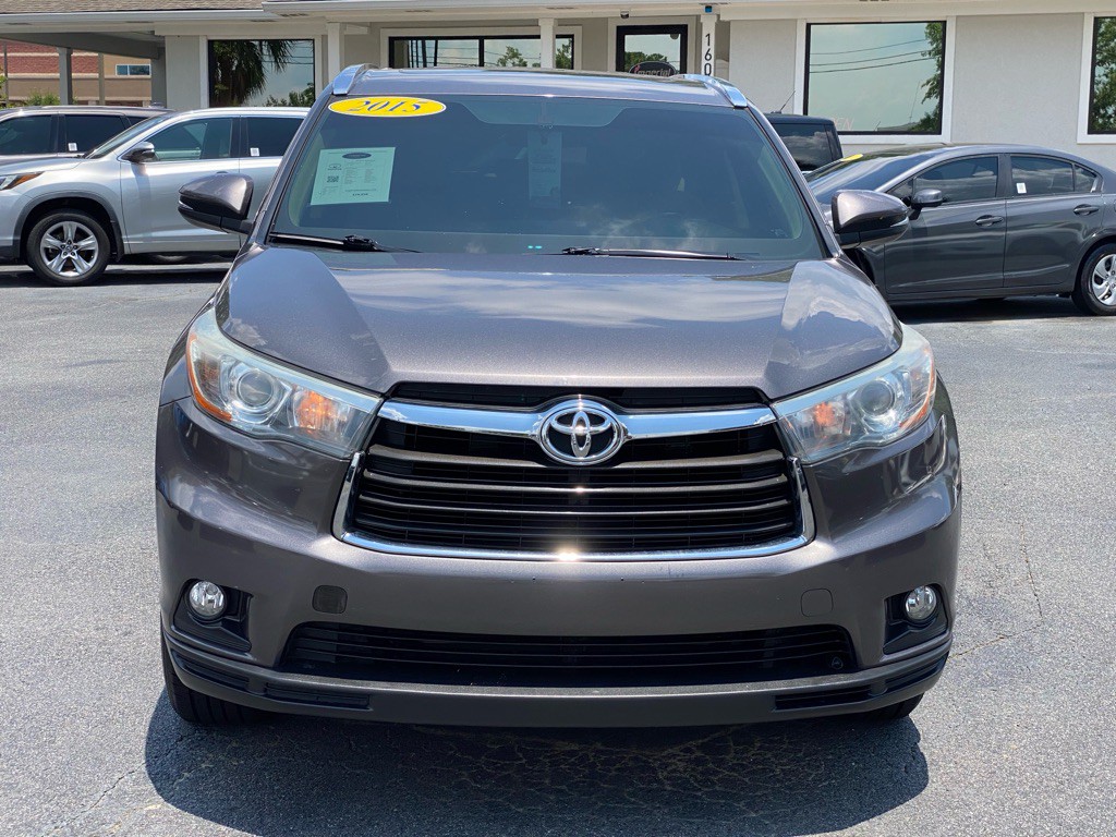 2015 Toyota Highlander Image 2