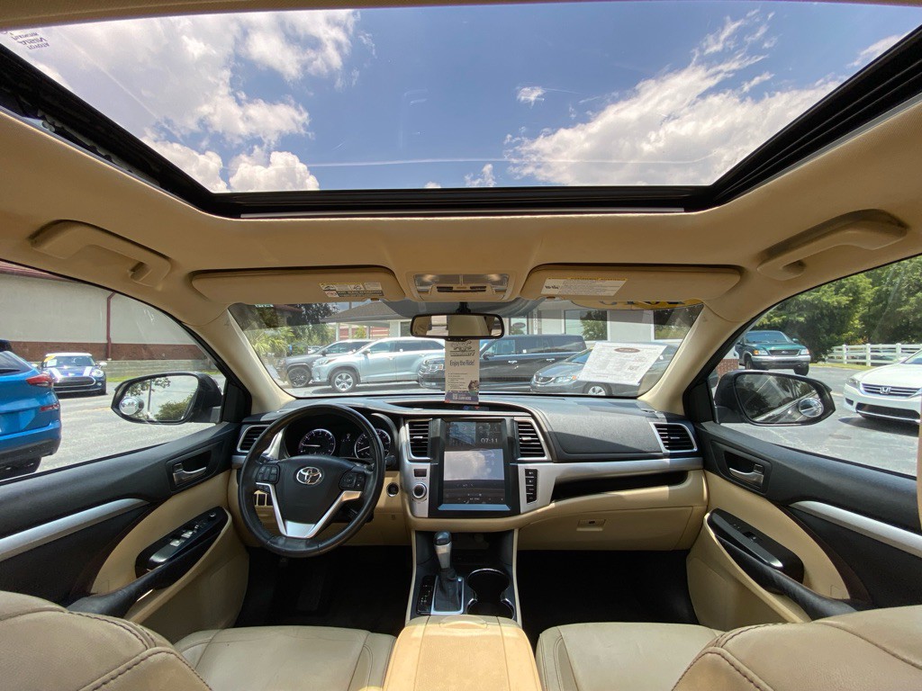 2015 Toyota Highlander Image 14