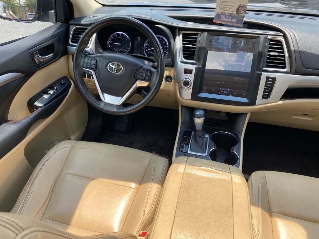 2015 Toyota Highlander Image 16