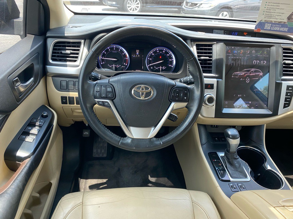 2015 Toyota Highlander Image 19