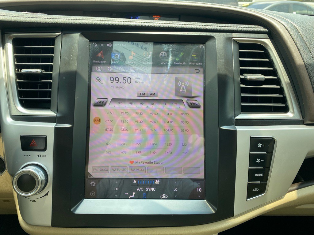 2015 Toyota Highlander Image 26