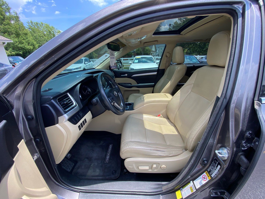 2015 Toyota Highlander Image 29