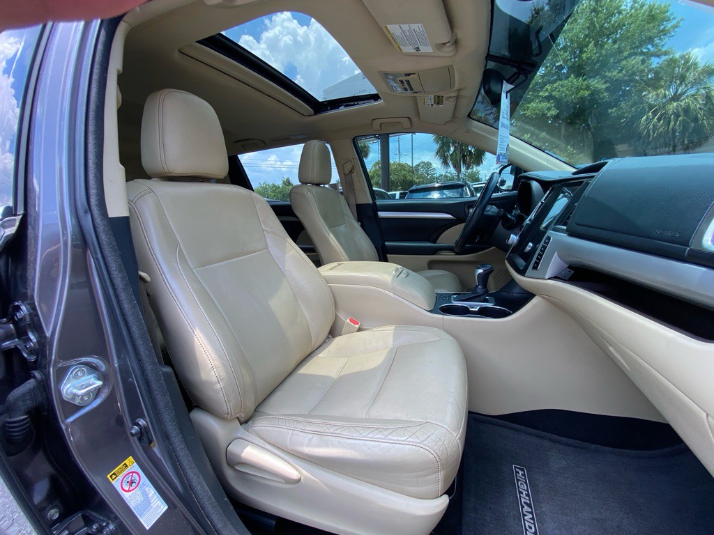2015 Toyota Highlander Image 35