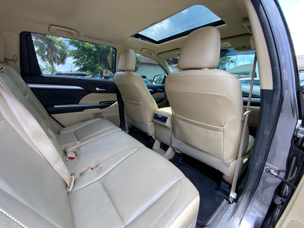 2015 Toyota Highlander Image 40