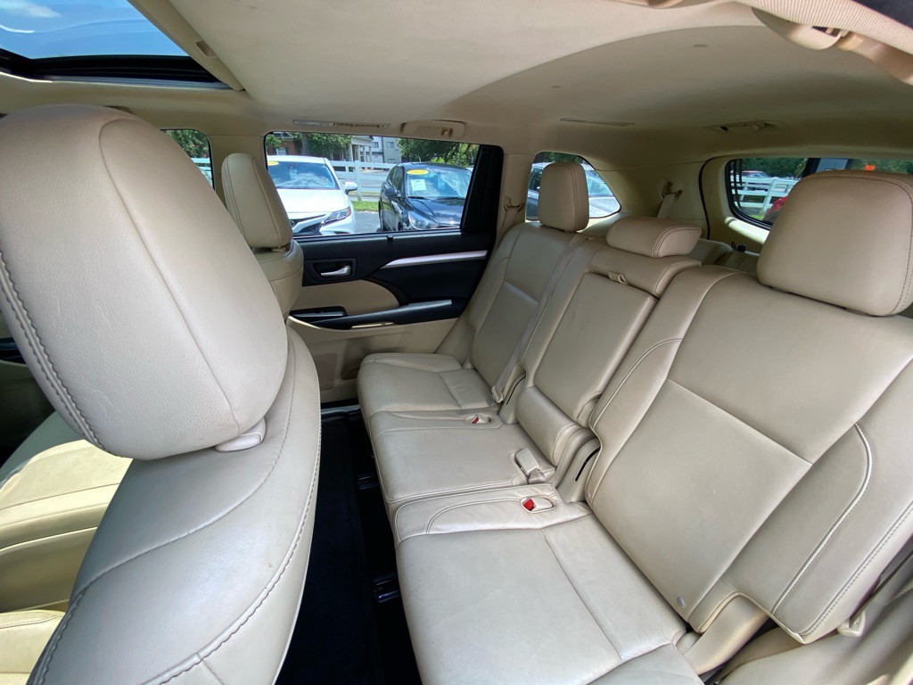 2015 Toyota Highlander Image 63