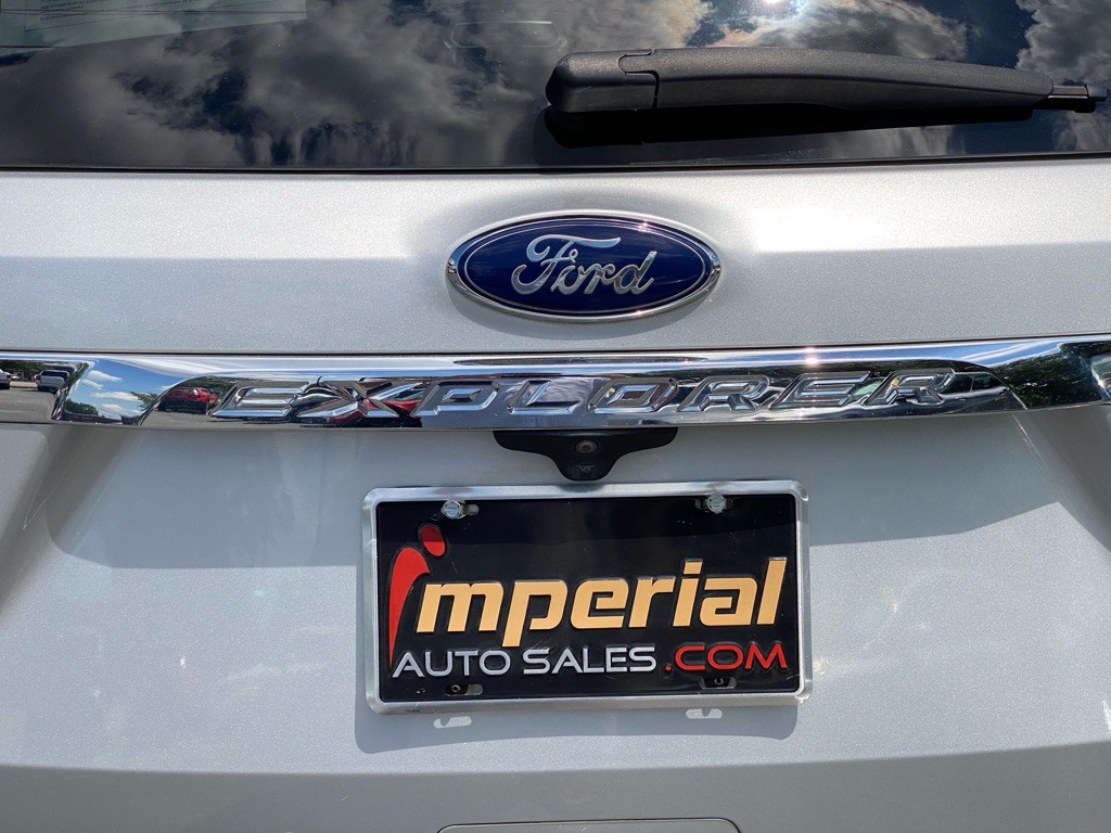 2019 Ford Explorer Image 9