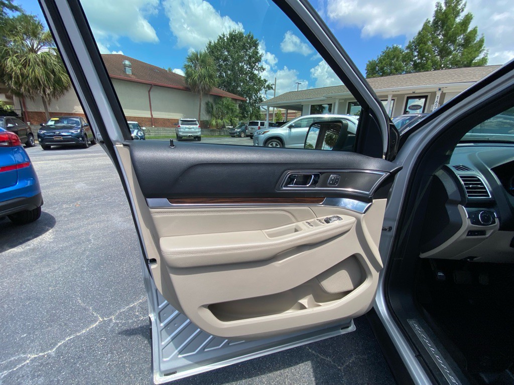 2019 Ford Explorer Image 25