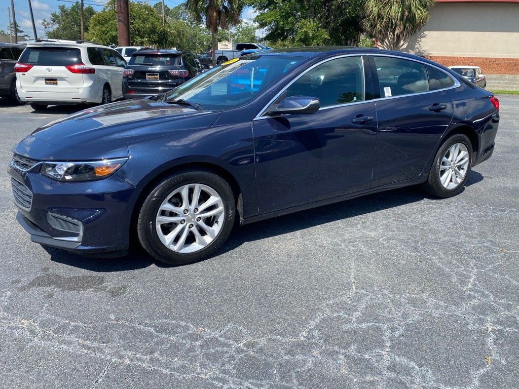2018 Chevrolet Malibu Image 1