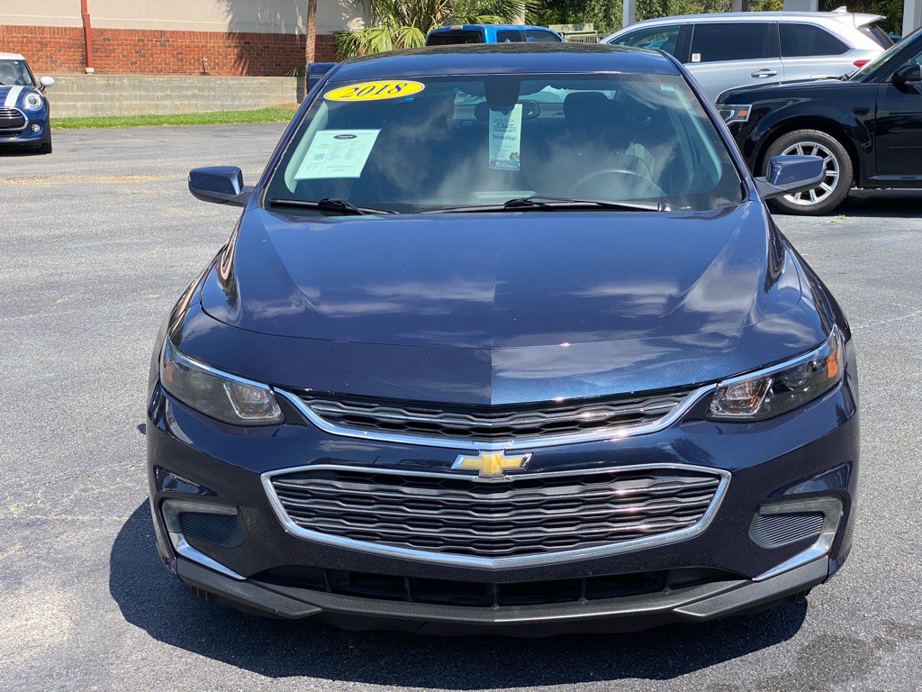 2018 Chevrolet Malibu Image 2
