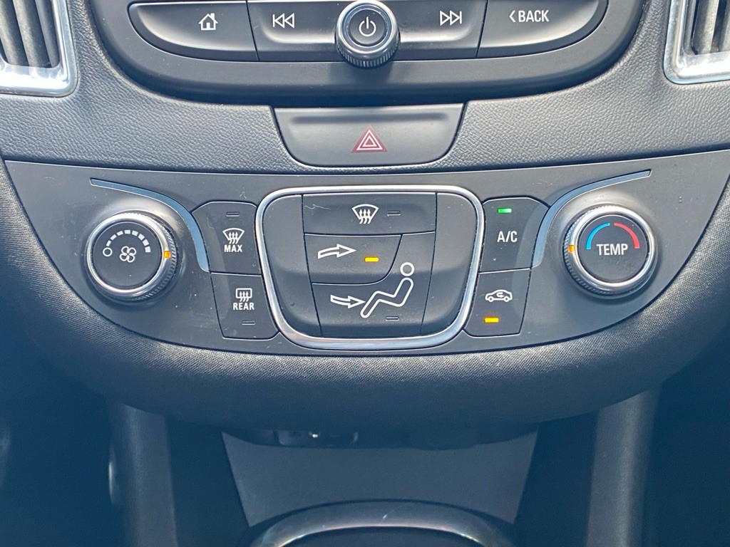 2018 Chevrolet Malibu Image 21