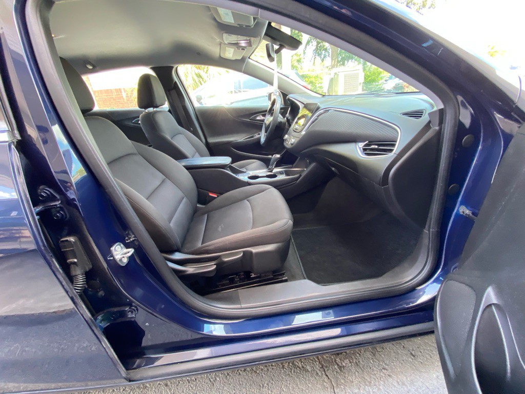 2018 Chevrolet Malibu Image 30