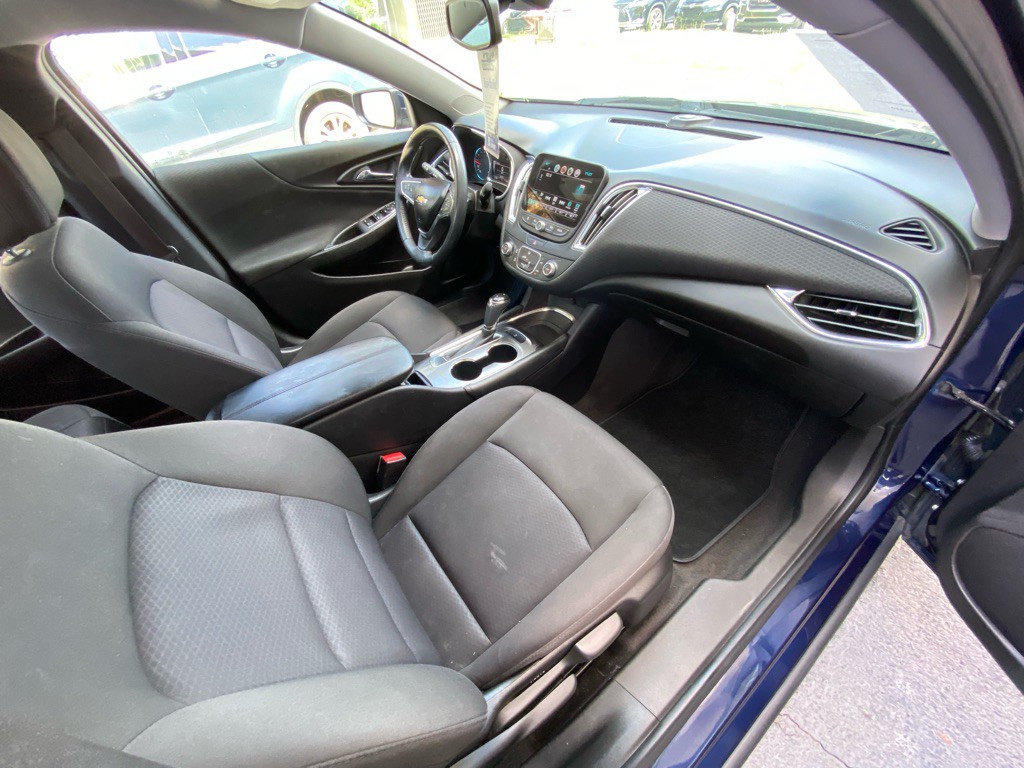 2018 Chevrolet Malibu Image 32