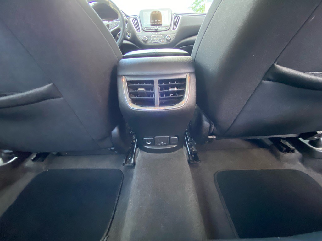 2018 Chevrolet Malibu Image 38
