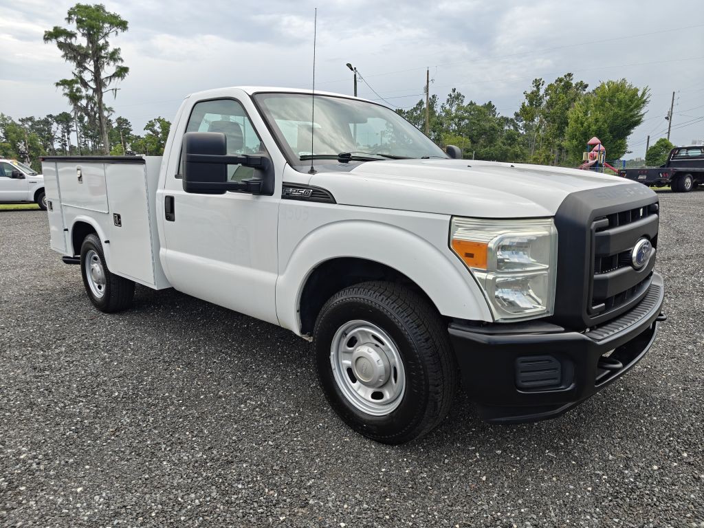 2011 Ford F-250 Image 4