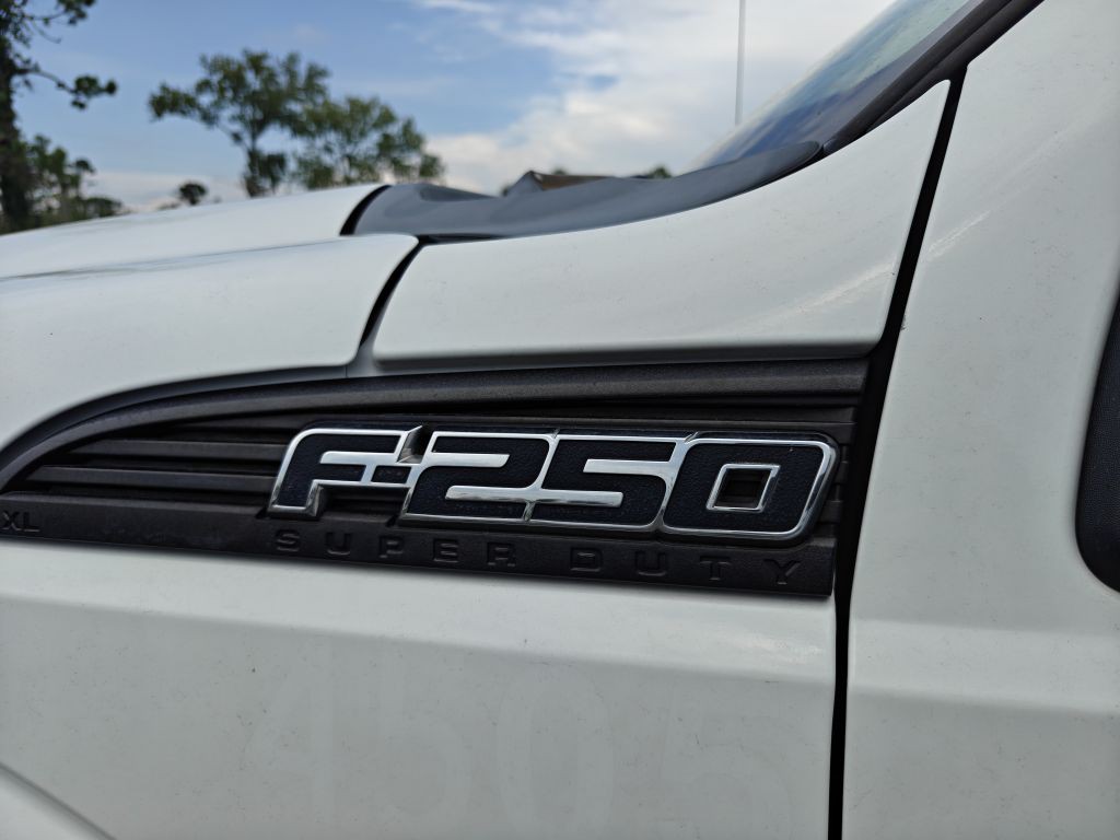 2011 Ford F-250 Image 13