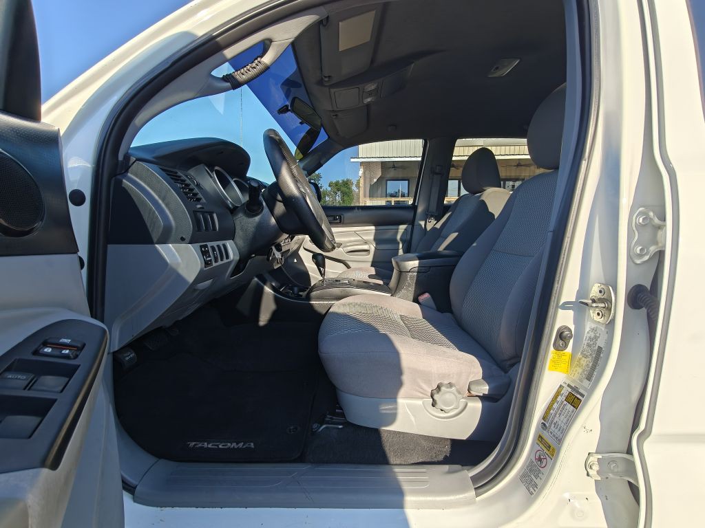 2013 Toyota Tacoma Image 18