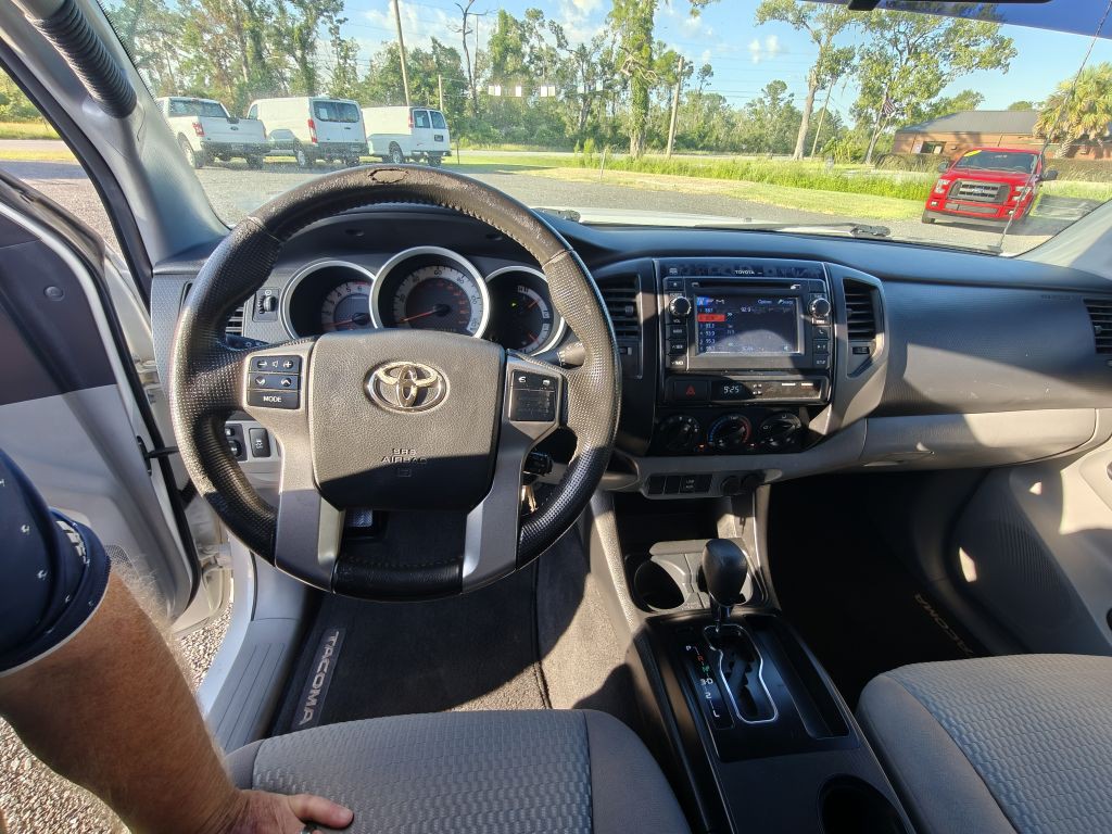 2013 Toyota Tacoma Image 20