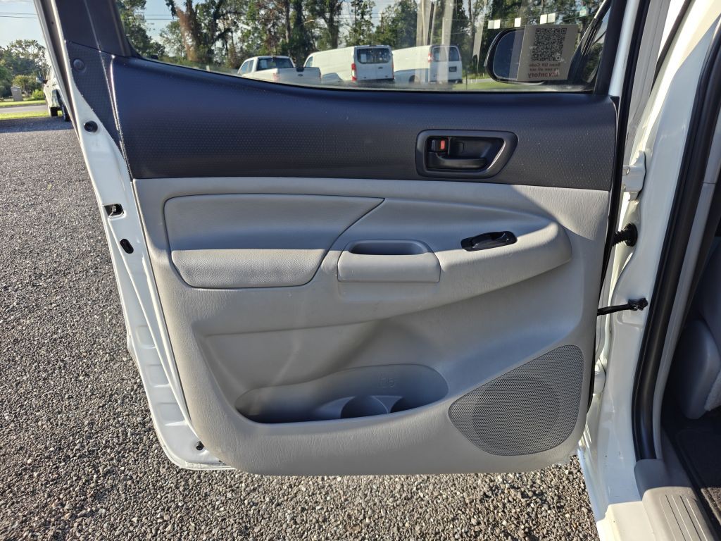 2013 Toyota Tacoma Image 25