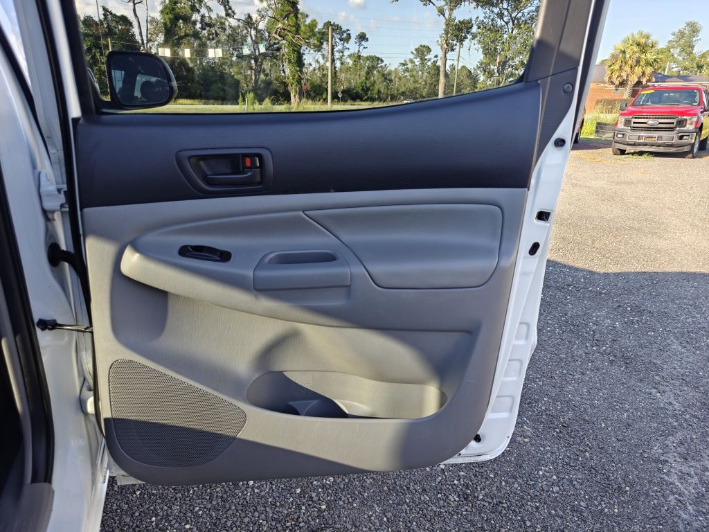 2013 Toyota Tacoma Image 34