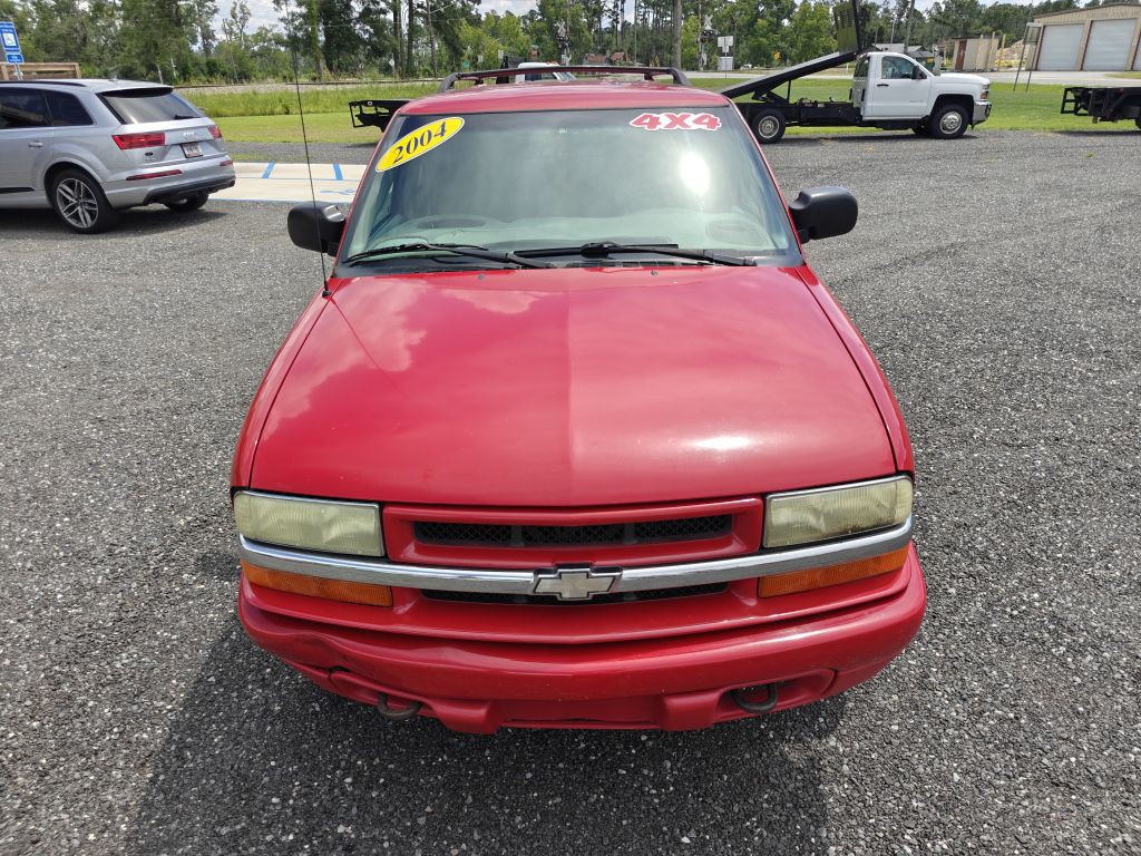 2004 Chevrolet Blazer Image 2