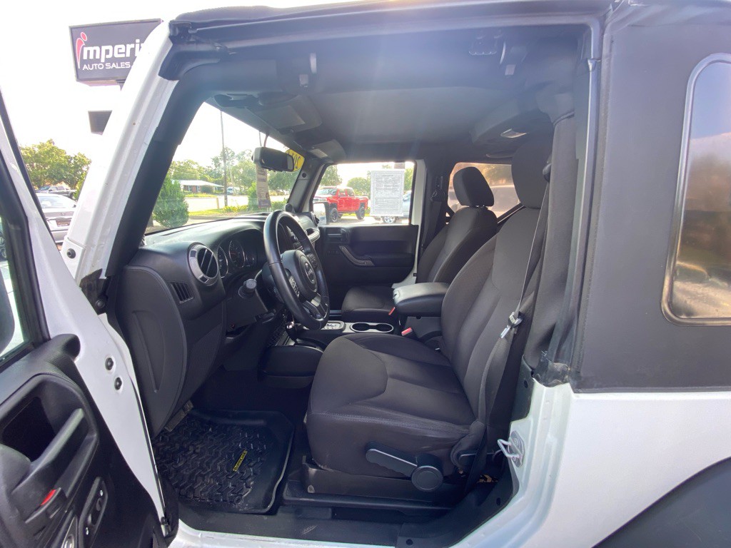 2014 Jeep Wrangler Image 14