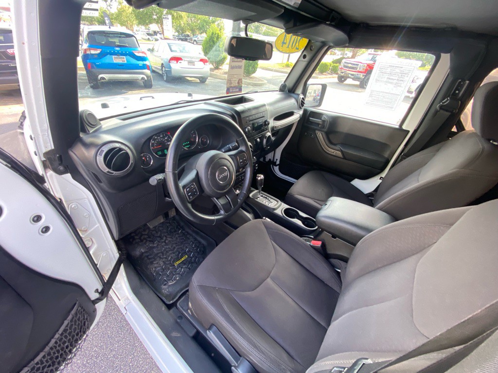 2014 Jeep Wrangler Image 16