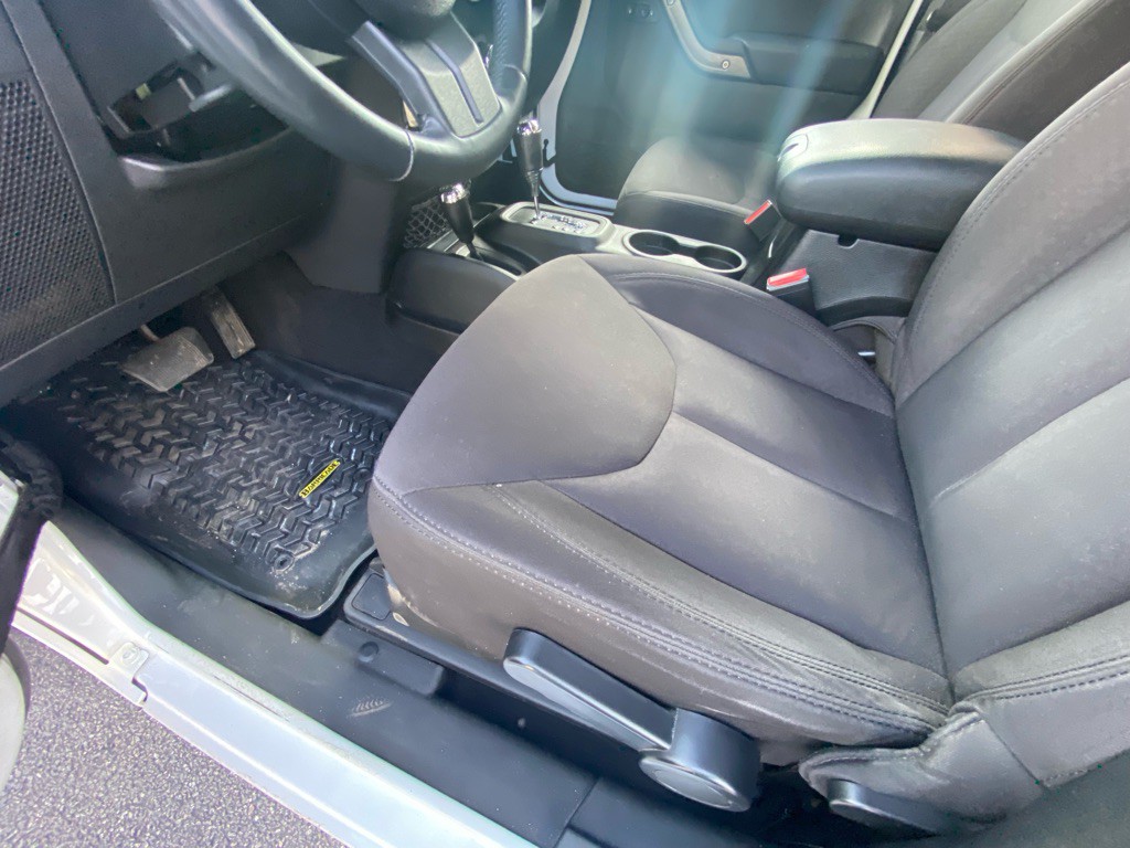 2014 Jeep Wrangler Image 17