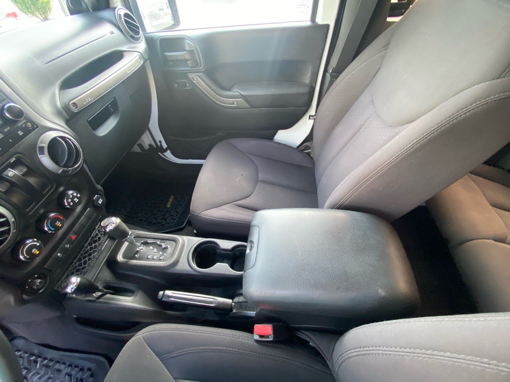 2014 Jeep Wrangler Image 29