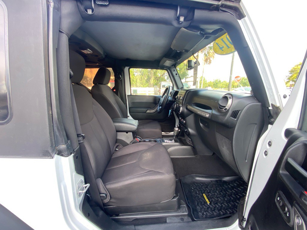 2014 Jeep Wrangler Image 37