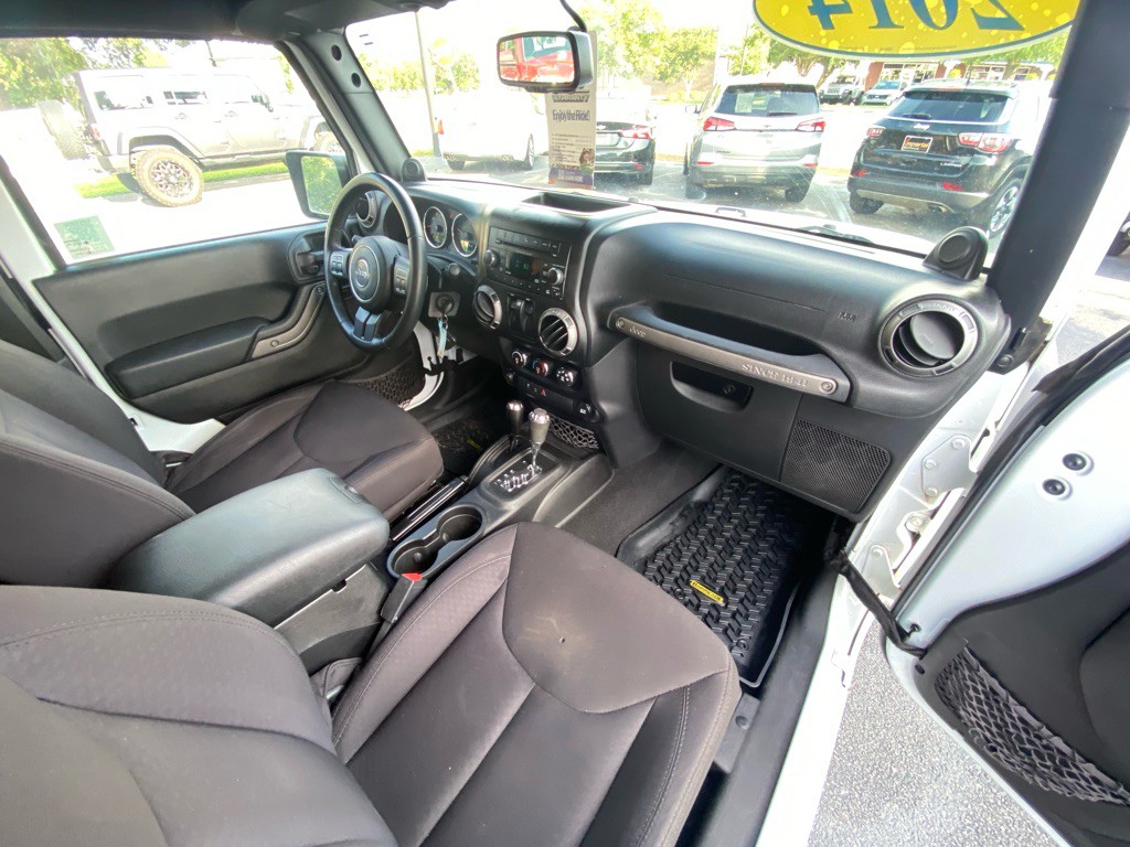 2014 Jeep Wrangler Image 39