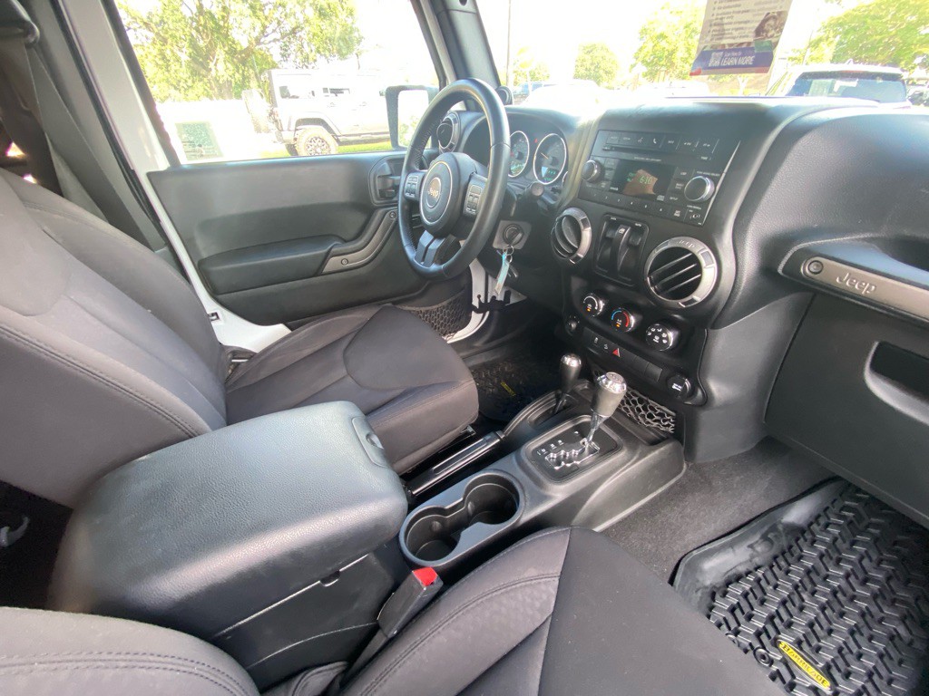 2014 Jeep Wrangler Image 42