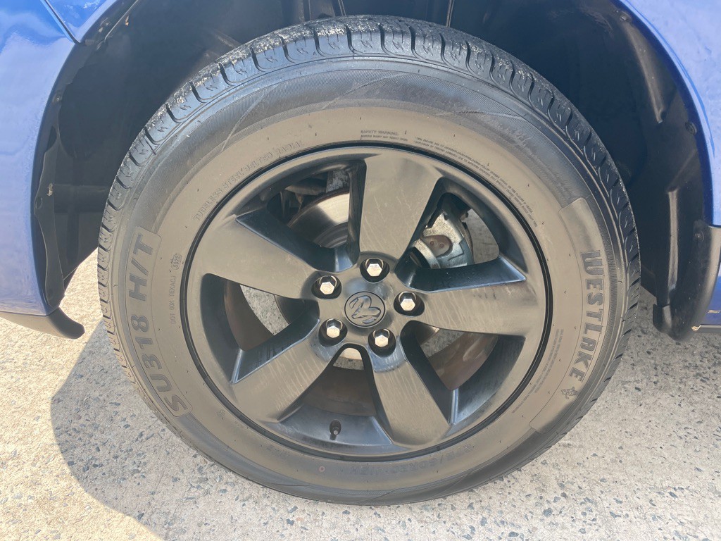 2017 RAM 1500 Image 9