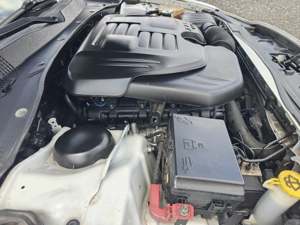 2013 Chrysler 300 Image 41