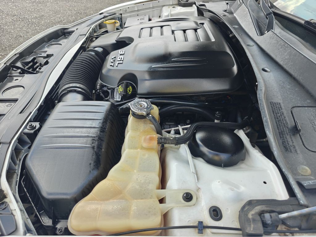 2013 Chrysler 300 Image 43