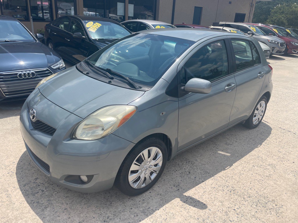 2011 Toyota Yaris Image 1