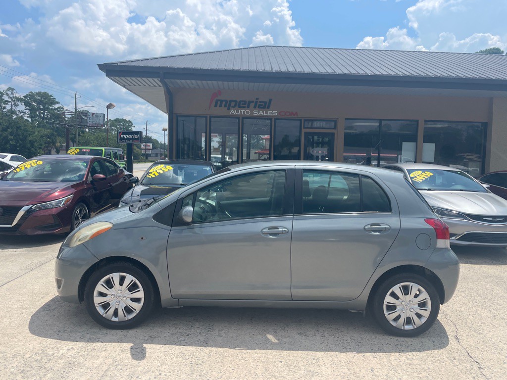 2011 Toyota Yaris Image 2