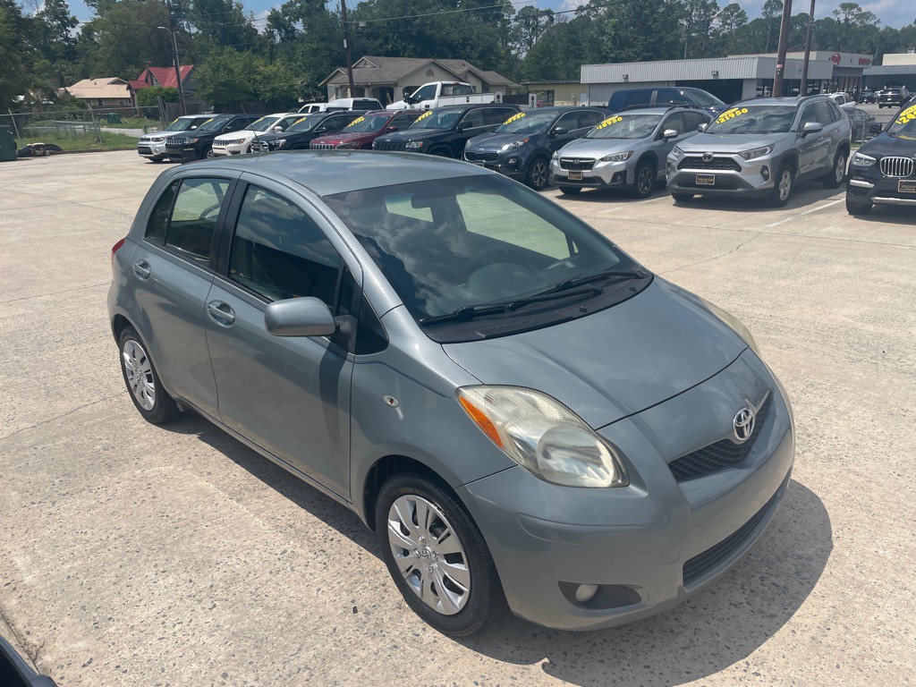 2011 Toyota Yaris Image 4