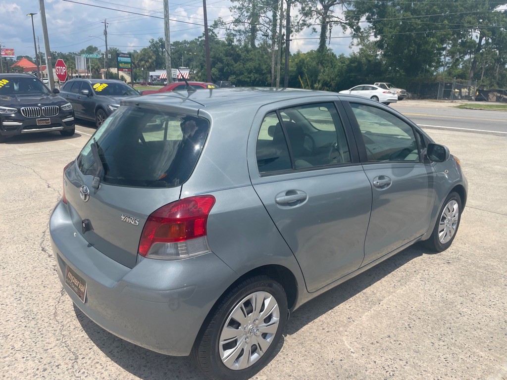 2011 Toyota Yaris Image 5