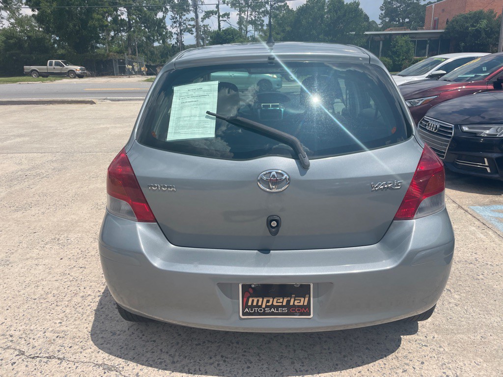 2011 Toyota Yaris Image 6