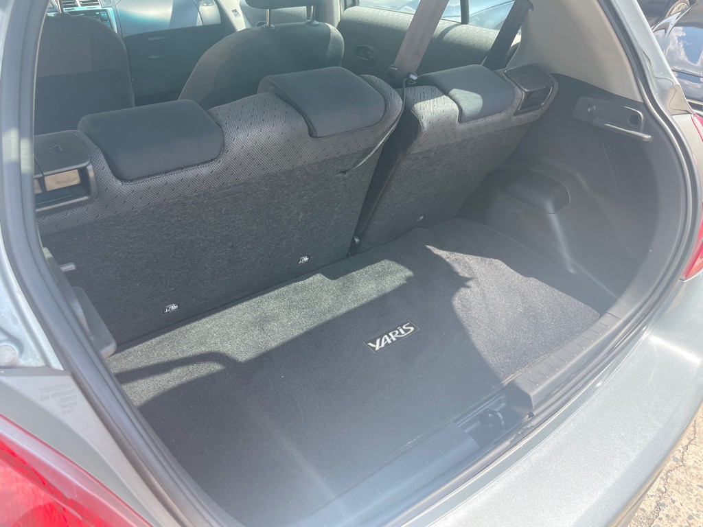 2011 Toyota Yaris Image 11
