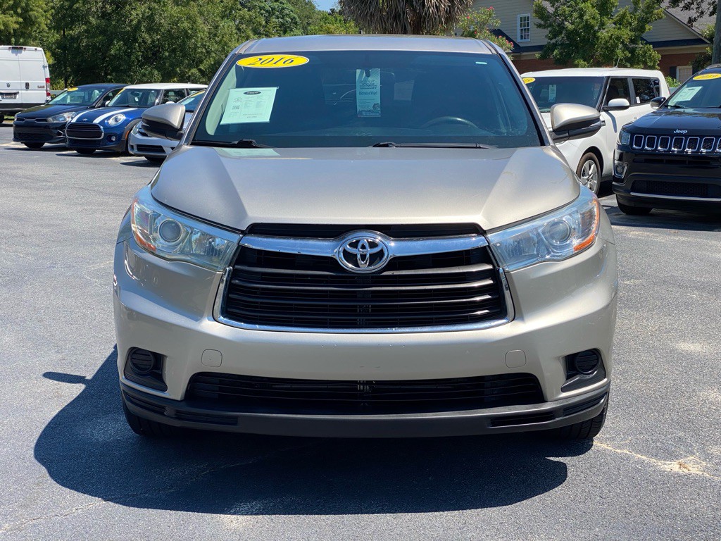 2016 Toyota Highlander Image 2