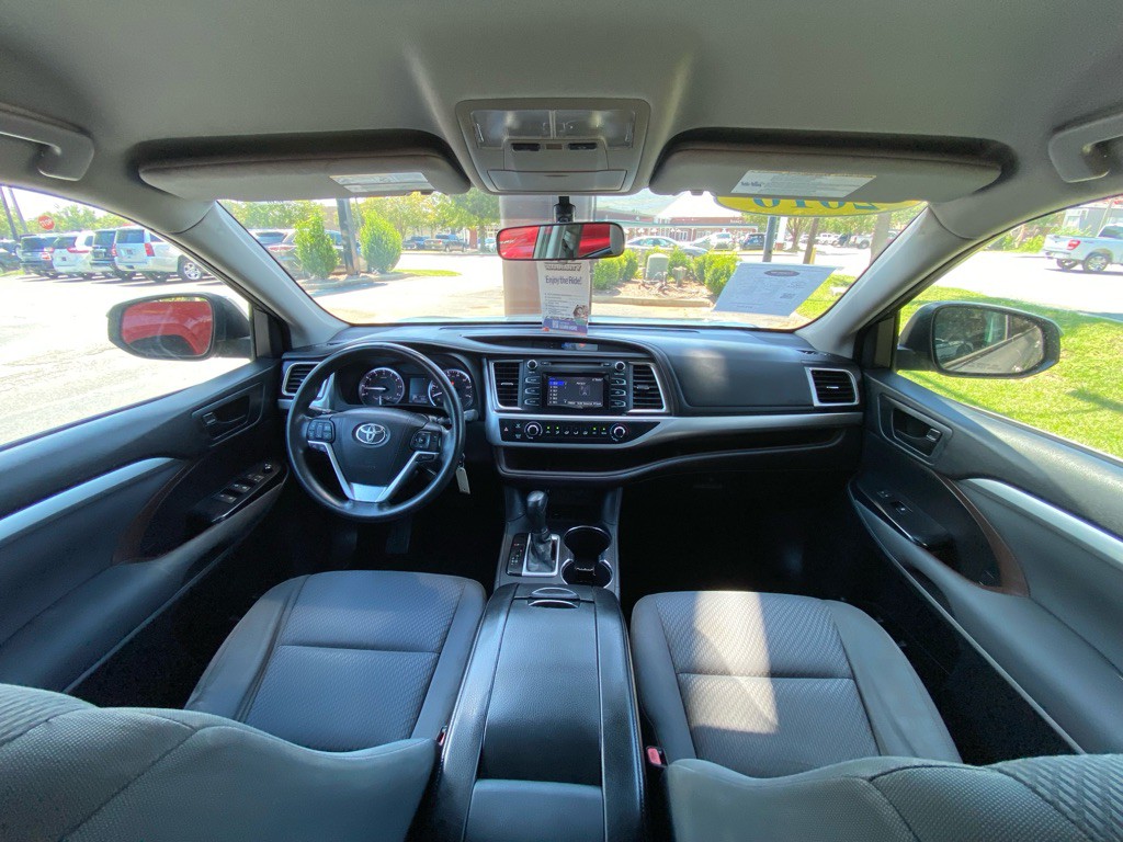 2016 Toyota Highlander Image 12