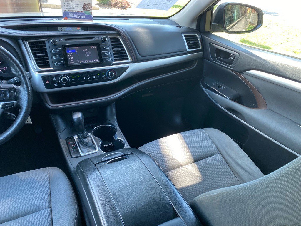 2016 Toyota Highlander Image 14